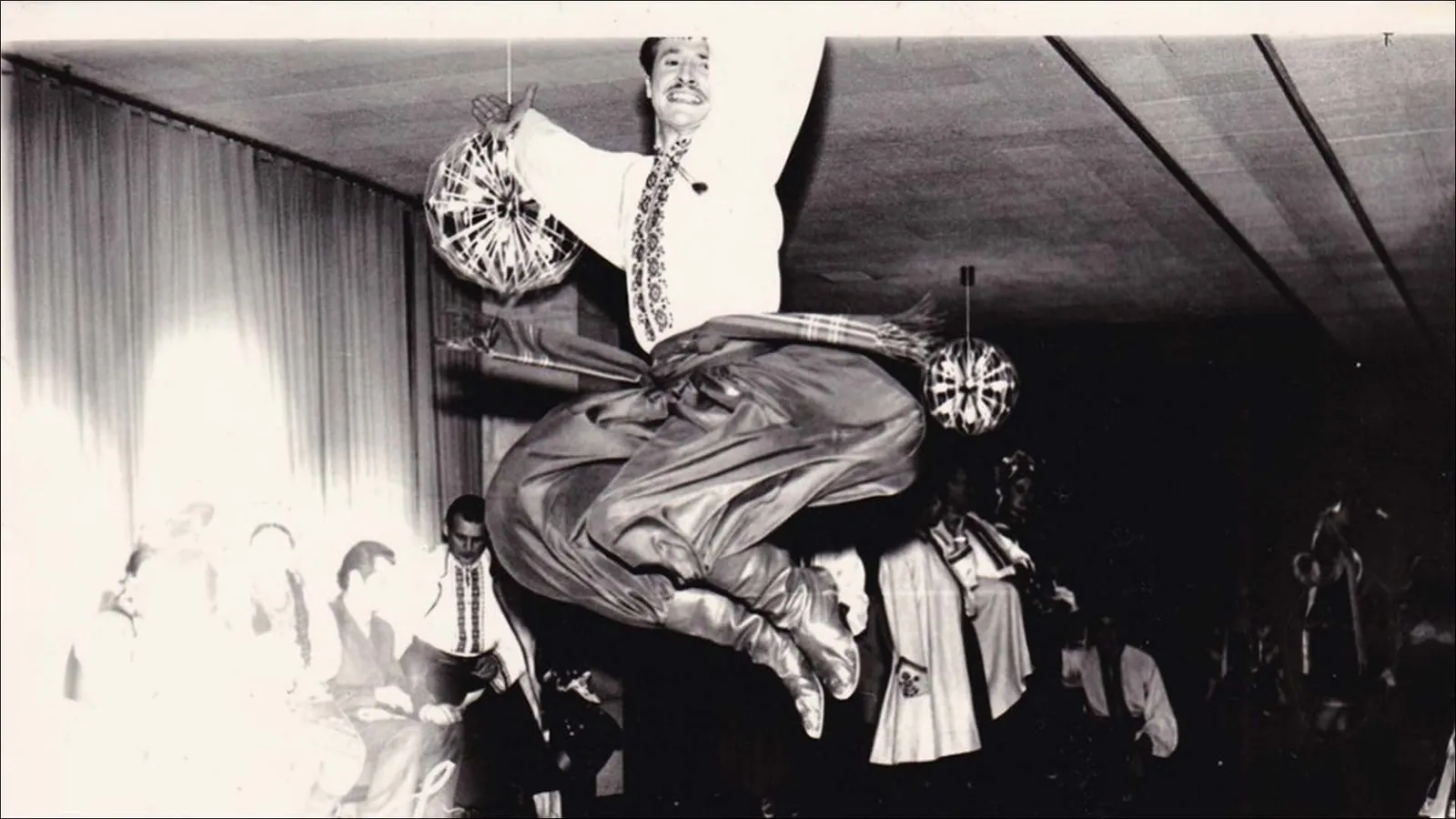 Ukrainian Dance World - Petro Neborskij